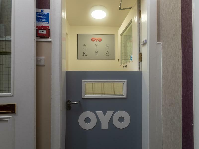 ホテル Oyo St Andrews エディンバラ エクステリア 写真